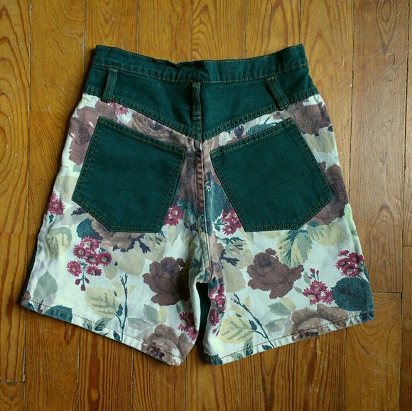 |SOLD| Floral 90's High Waist Denim Shorts - Picture 4 of 8